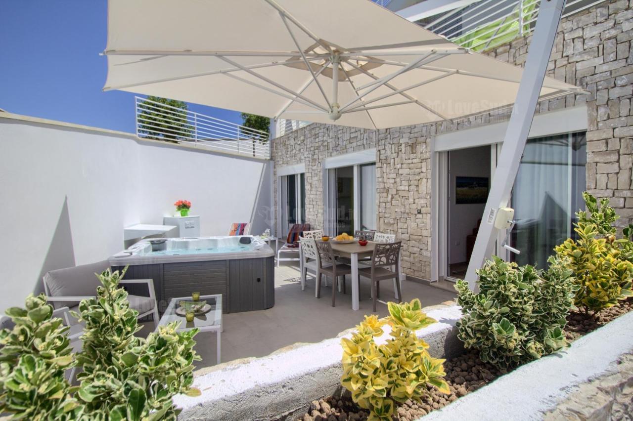 Jacuzzi Holiday Homes By Lovesud Santa Maria di Leuca Eksteriør billede
