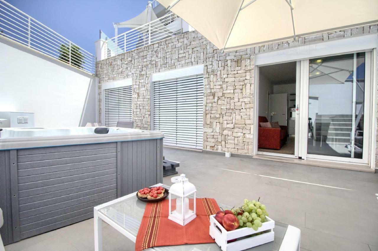 Jacuzzi Holiday Homes By Lovesud Santa Maria di Leuca Eksteriør billede
